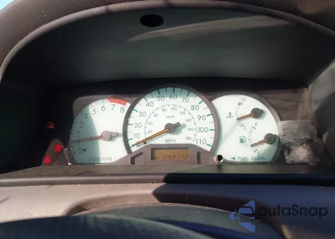 2004 Toyota Corolla Le from USA, damaged, VIN 1NXBR38E04Z325287